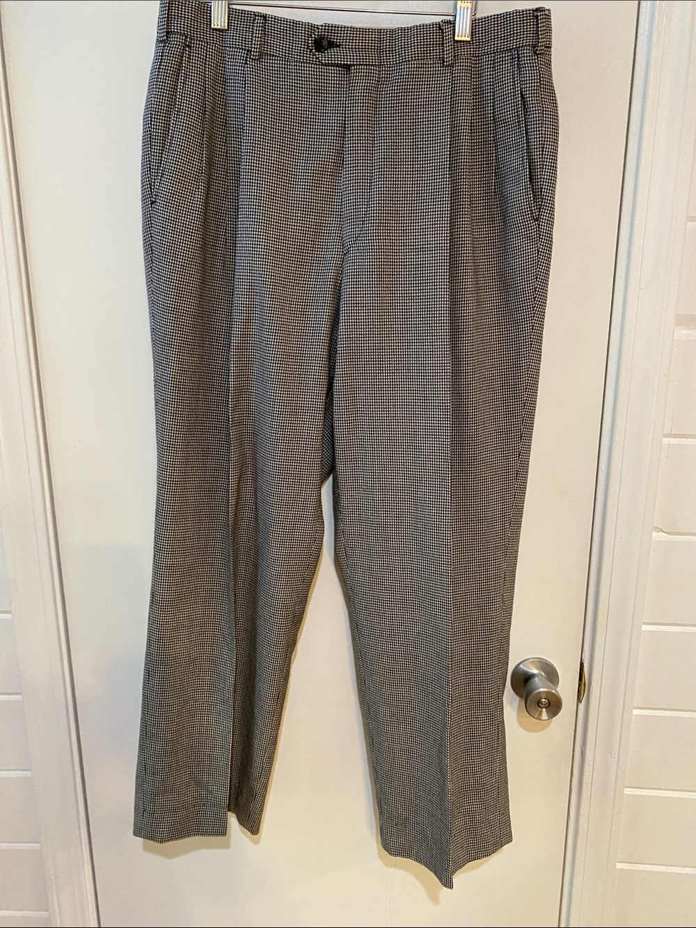 Context Men's Mini Houndstooth Dress Pants in Black and White